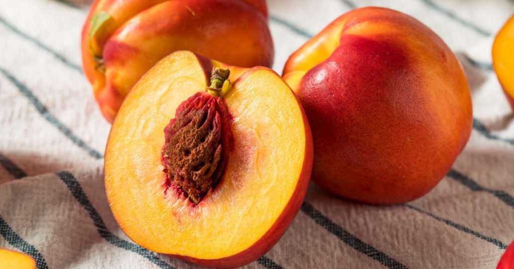 How To Eat A Nectarine Properly