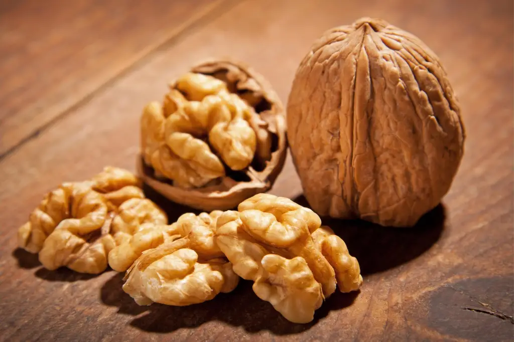 Walnuts - Best Dry Fruits For Diabetes And Their Benefits