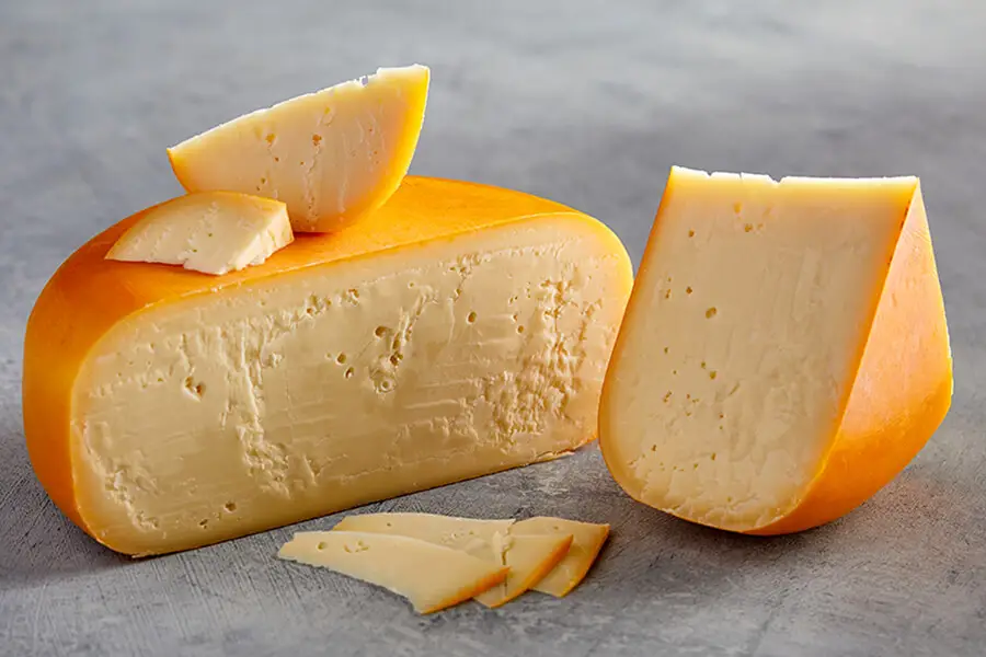 10 Best Cheese To Eat With Apples: The Perfect Pairings
