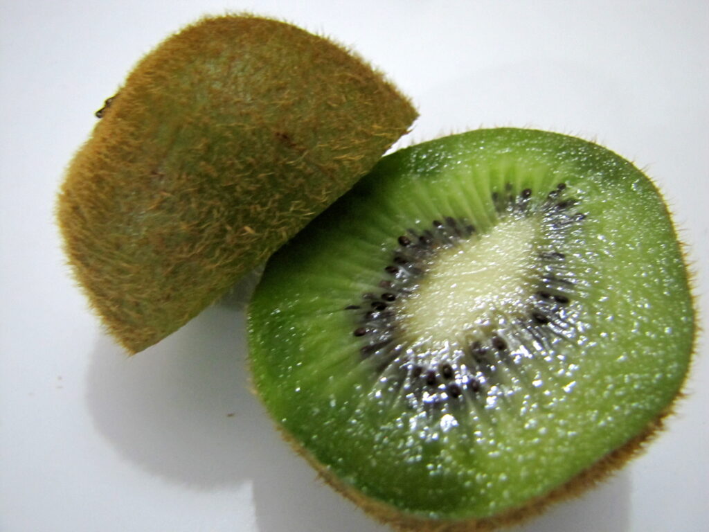 How To Keep Kiwi Fresh? & How To Know When Kiwi Is Bad?