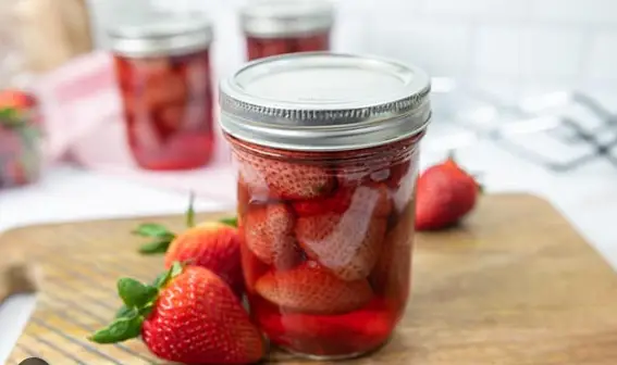 How To Can Strawberries Properly - The Right Way To Do It