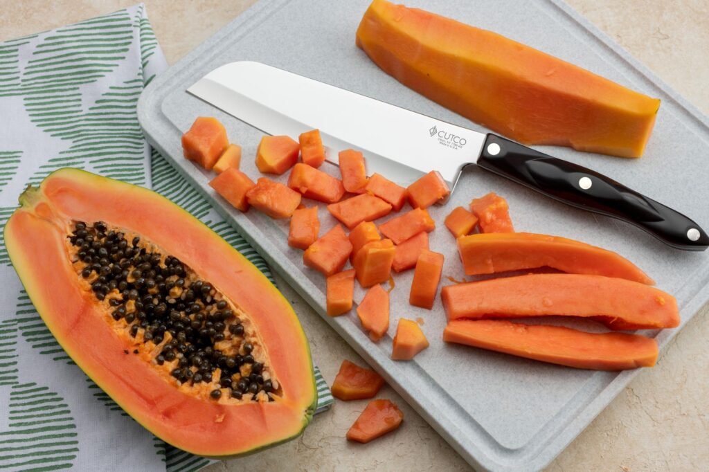 How To Prepare A Papaya For Eating