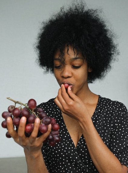 Benefits Of Eating Grapes At Night, is it healthy to eat grapes at night