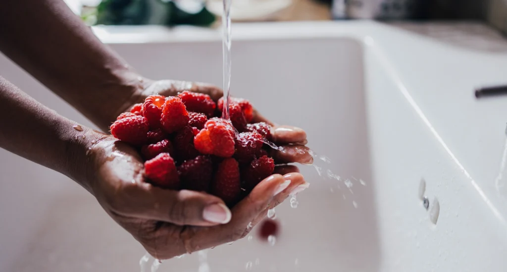 How To Clean Fruit With Vinegar